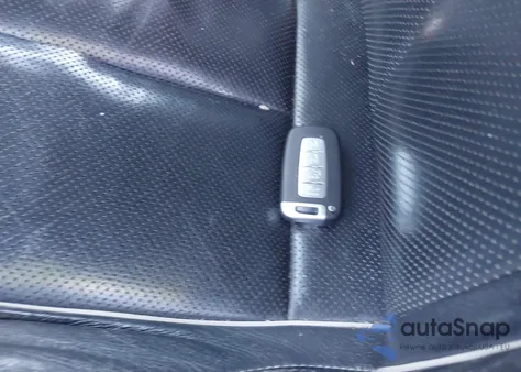 2013 Hyundai Veloster Turbo W/Black z USA, uszkodzony, nr VIN KMHTC6AE4DU173063